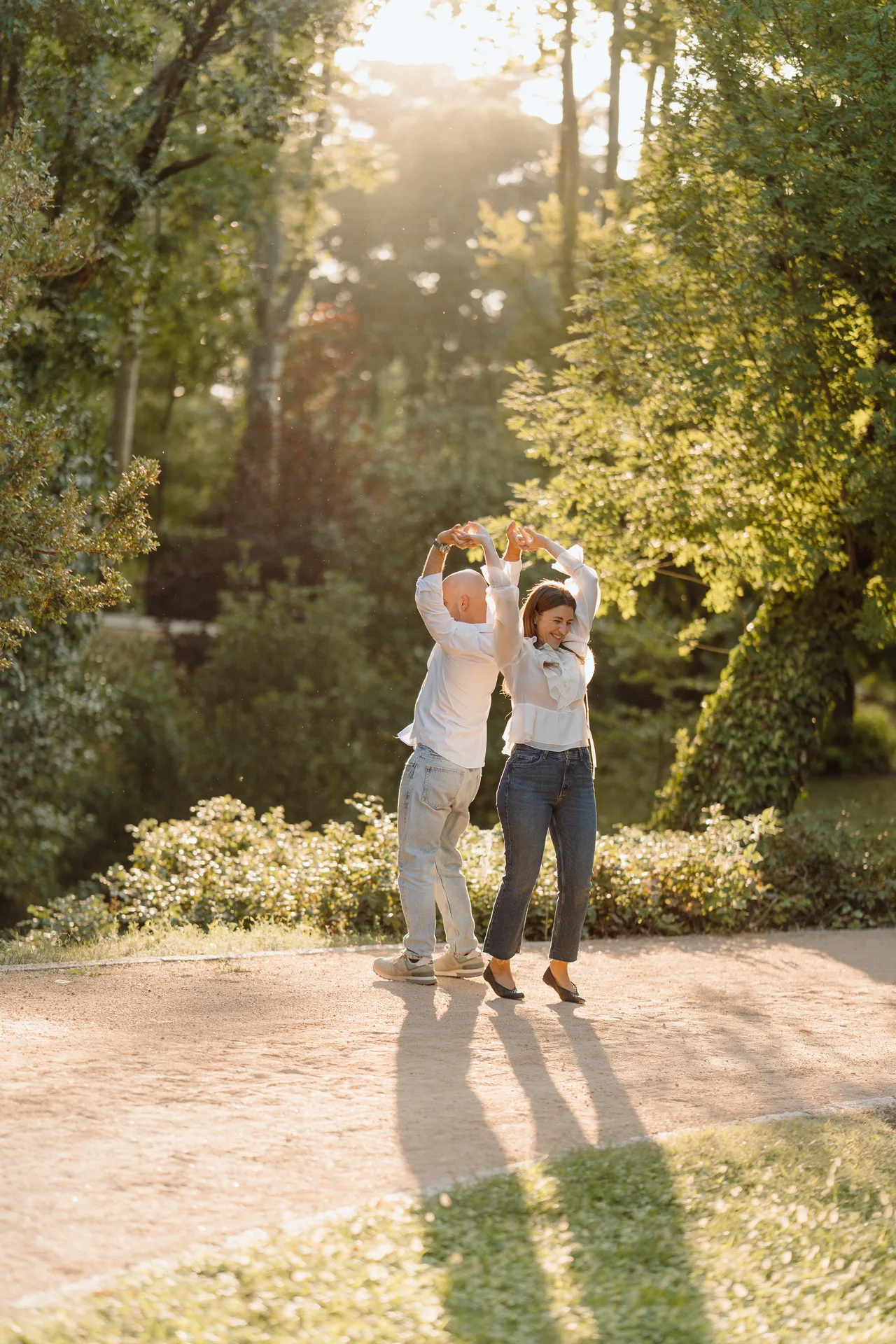 Sesión preboda Lilia y Kike en el Campo del Moro, Madrid