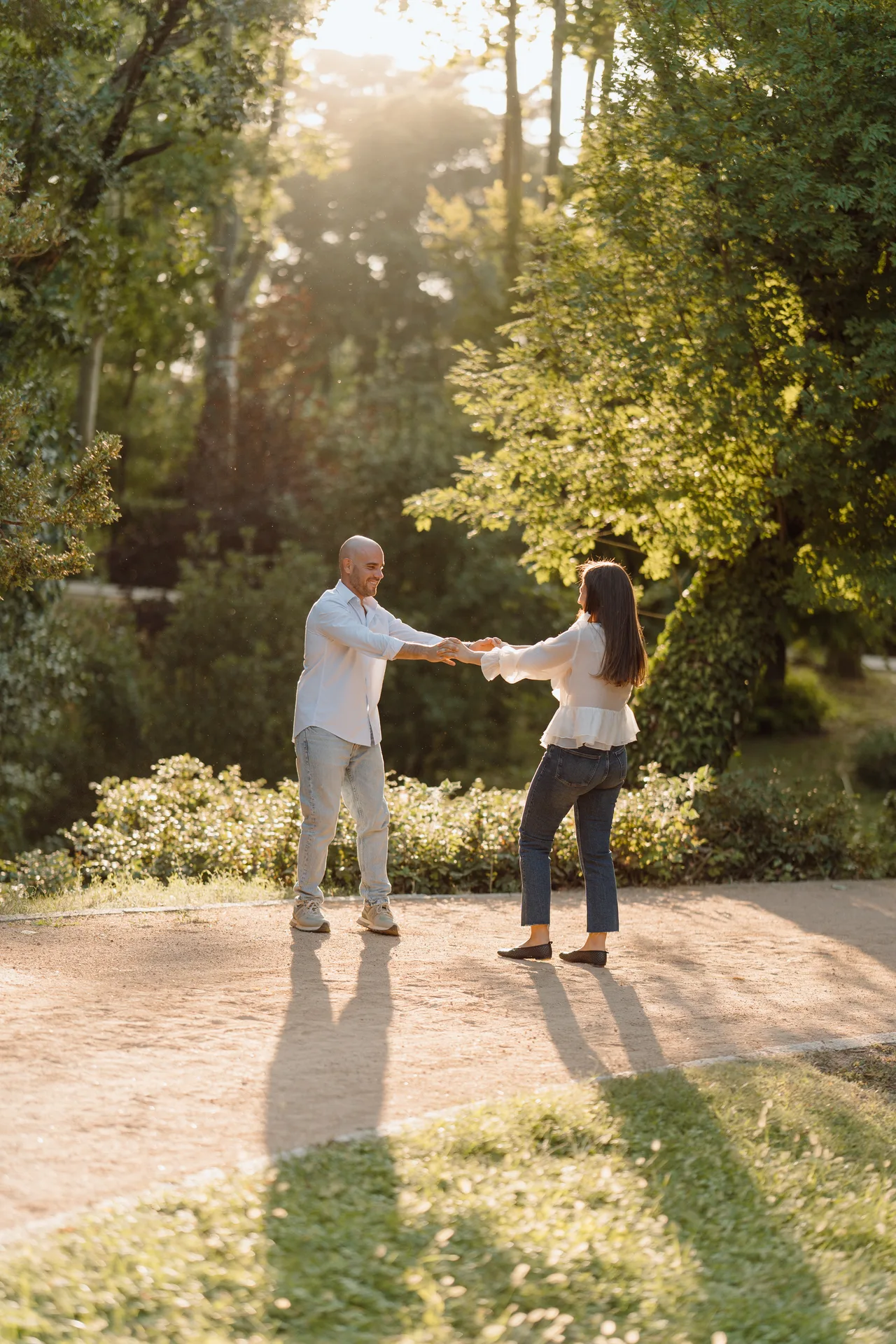 Sesión preboda Lilia y Kike en el Campo del Moro, Madrid