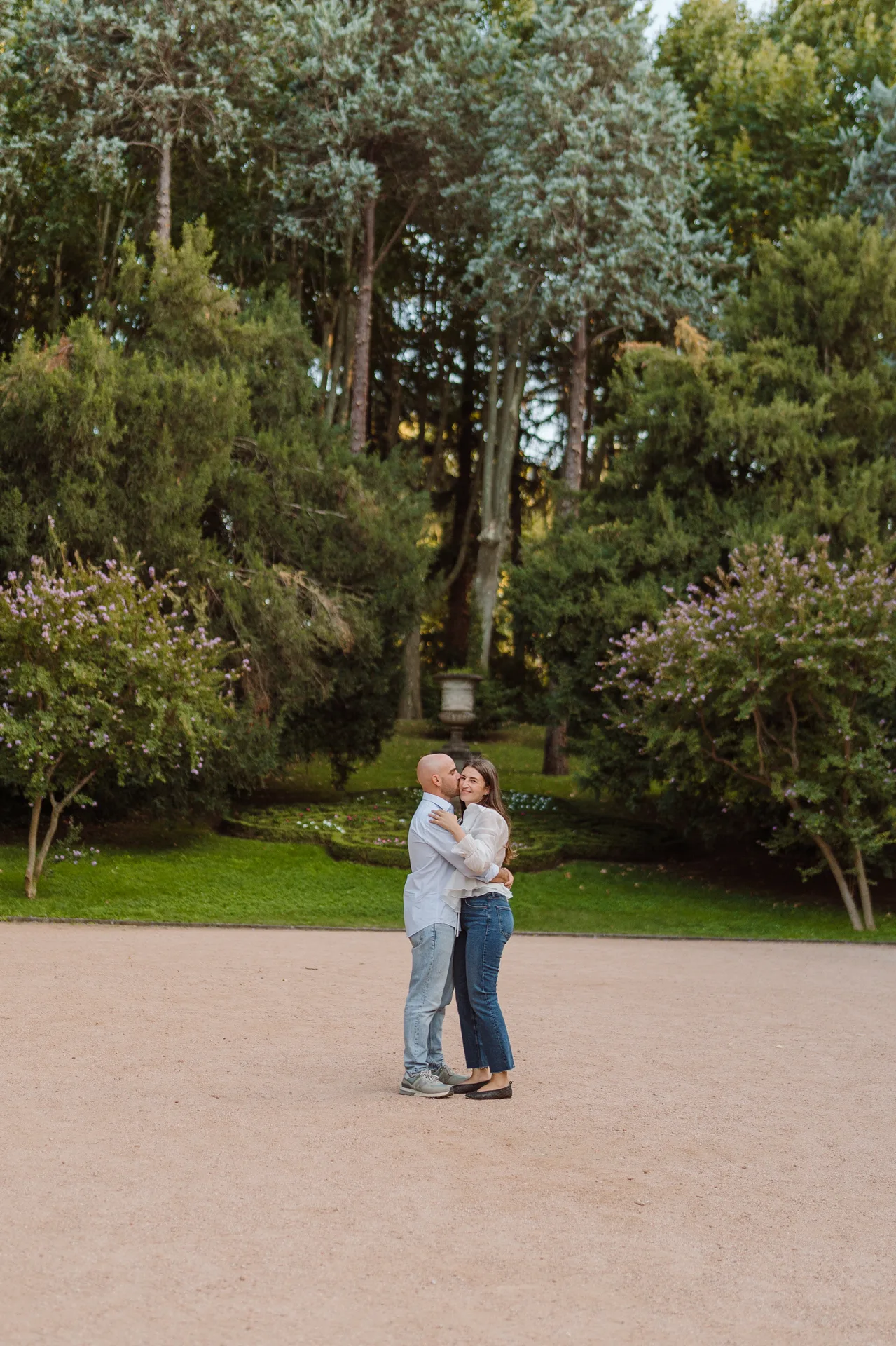Sesión preboda Lilia y Kike en el Campo del Moro, Madrid